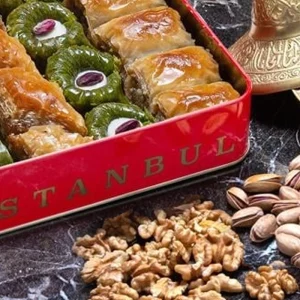 Hafiz Mustafa Fistikli Cevizli Karisik Baklava show