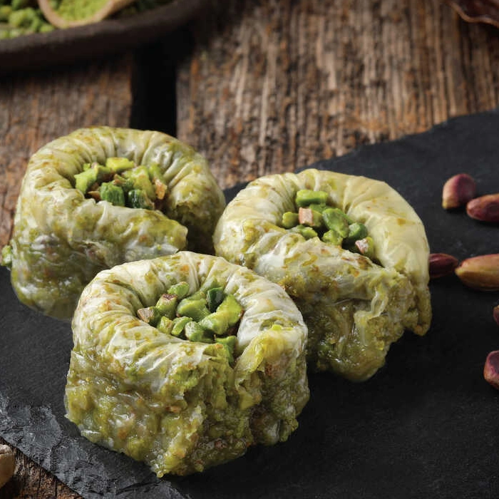 Hamza Efendi Fıstıklı Bülbül Yuvası-show Turkish Baklava with Pistachio Birds Nest - Image 1