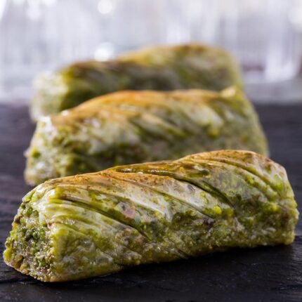 Turkish Baklava Twisted with Pistachio - HafÄ±z Mustafa (1.0kg)