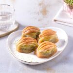 Turkish Baklava with Pistachio Midye