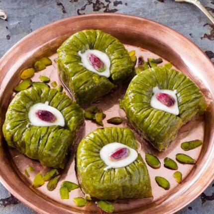 Turkish Baklava Sultan with Pistachio - HafÄ±z Mustafa (1.0kg)