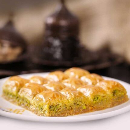 Turkish Baklava with Pistachio Mini Classic