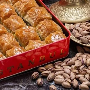 Hafiz Mustafa Fistikli Kuru Baklava show